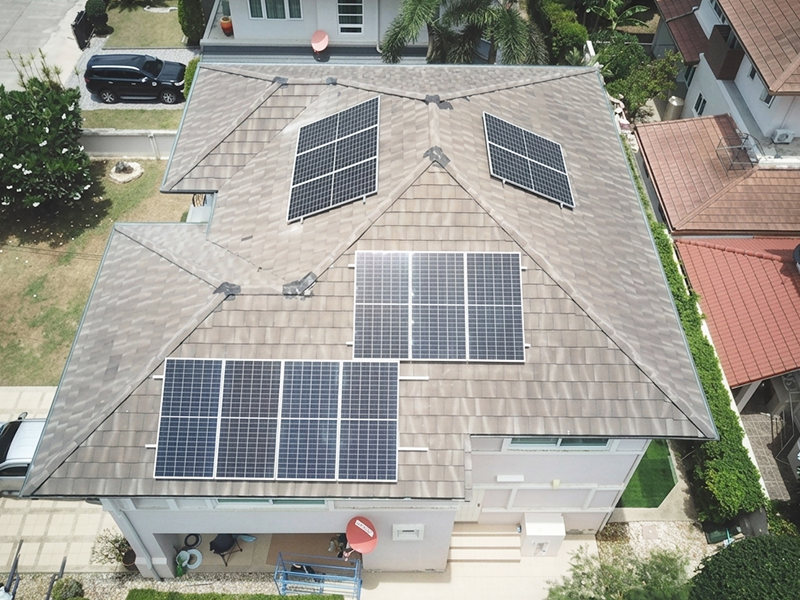 บ้านพักอาศัย Solar Rooftop — Drone View